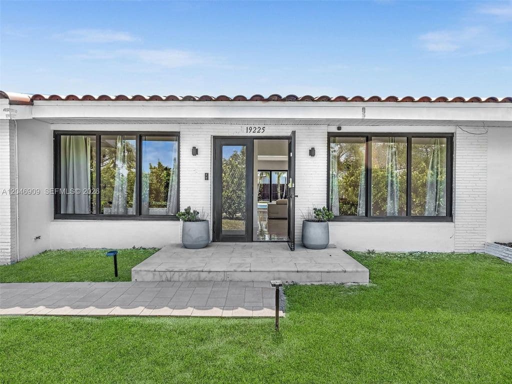 4-bedroom Single-Family Home — 19225 NE 18th Ave