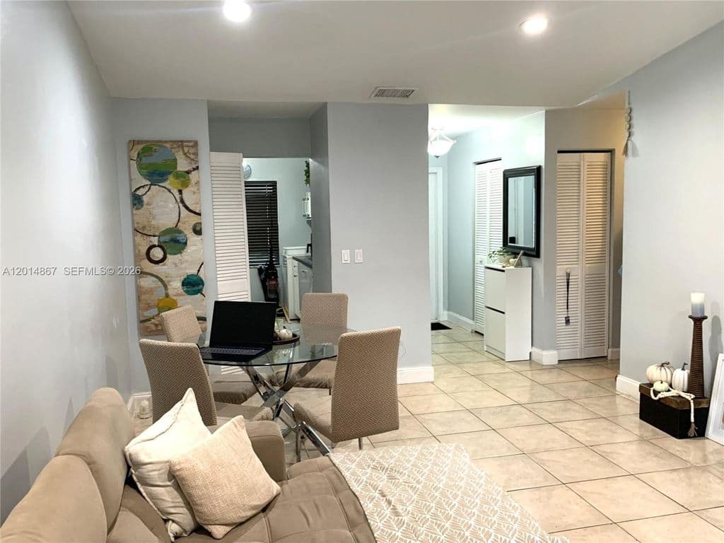 2-bedroom Property — 4904 SW 139th Ct