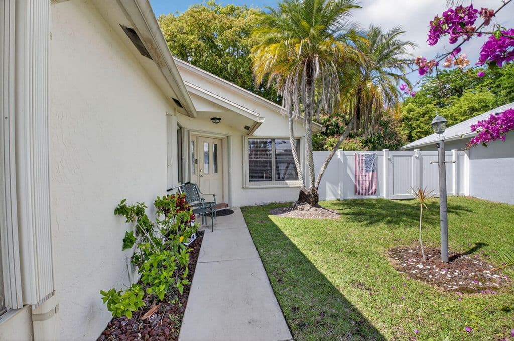 3-bedroom Single-Family Home — 19881 VILLA MEDICI Place