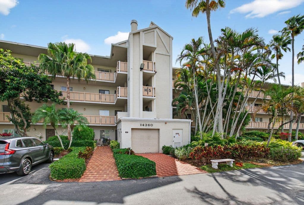 2-bedroom Condo — 14360 Strathmore Lane #406