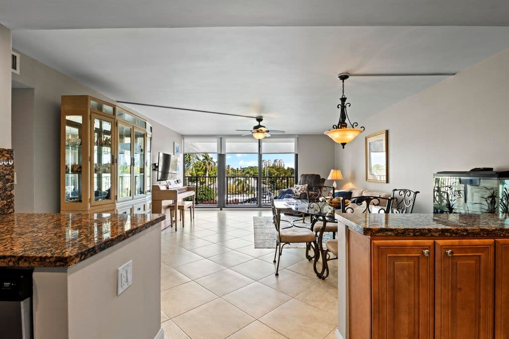 2-bedroom Condo — 1101 River Reach Drive #308