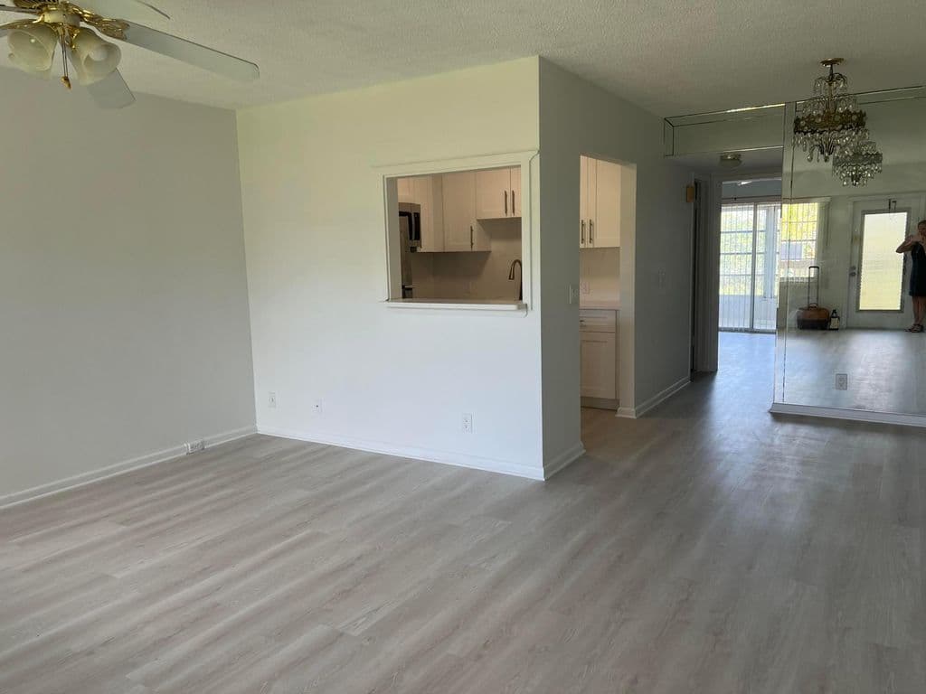 1+1 Condo — 36 Mansfield A