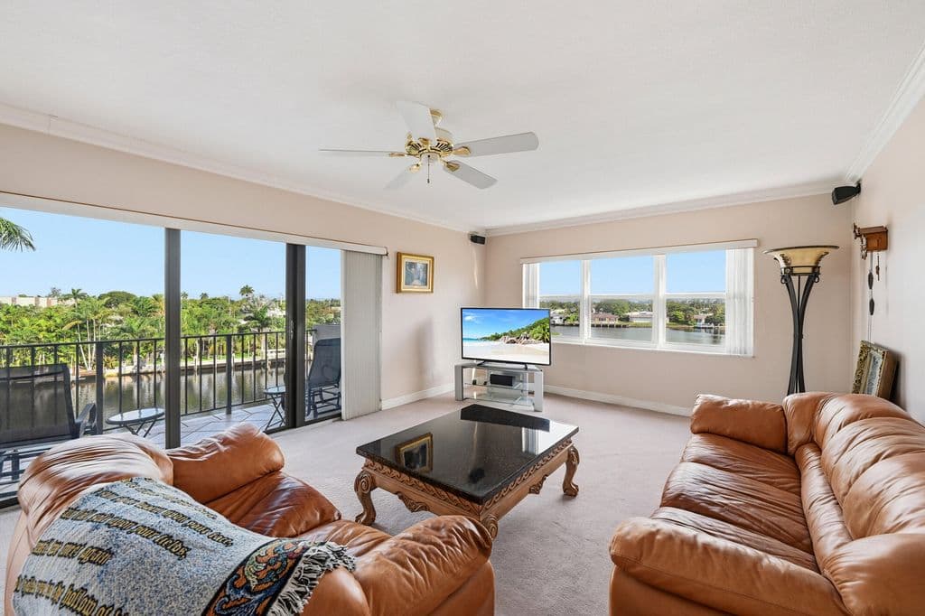 2+1 Condo — 1839 Middle River Drive #302