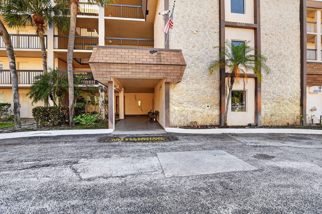 2-bedroom Condo — 6300 NW 2nd Avenue #306