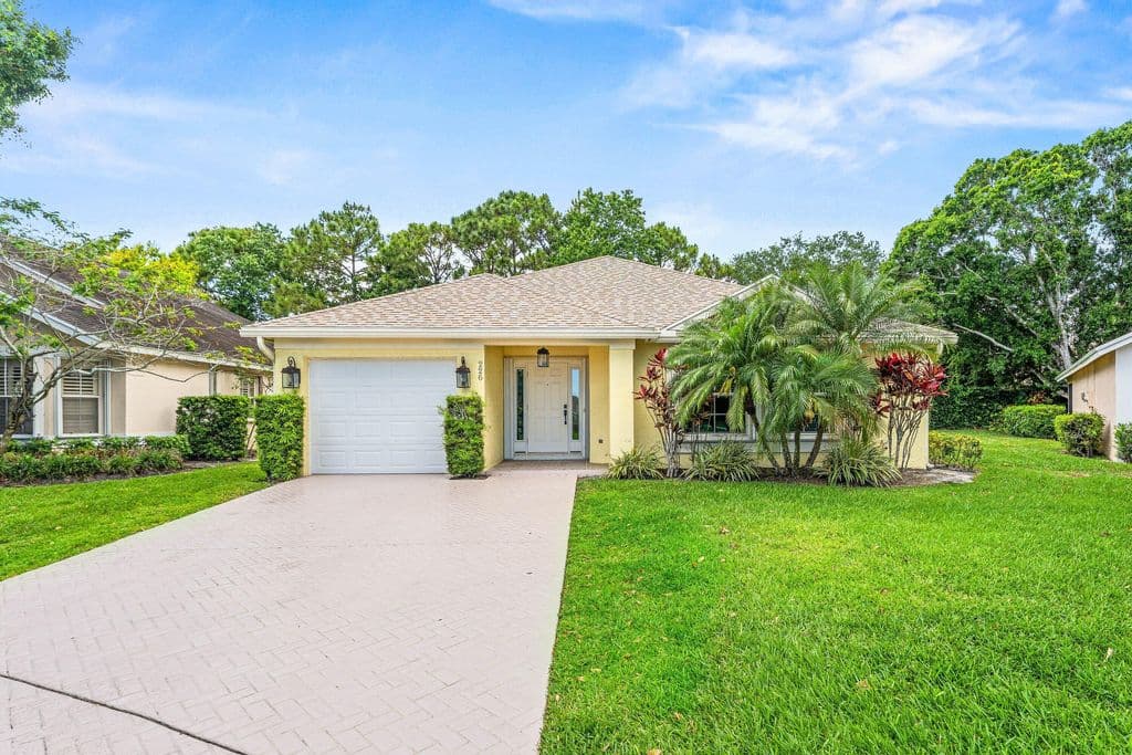 3-bedroom Single-Family Home — 226 Moccasin Trail W