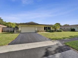 4+1 Müstakil ev — 7421 NW 8th Ct, Plantation, 33317