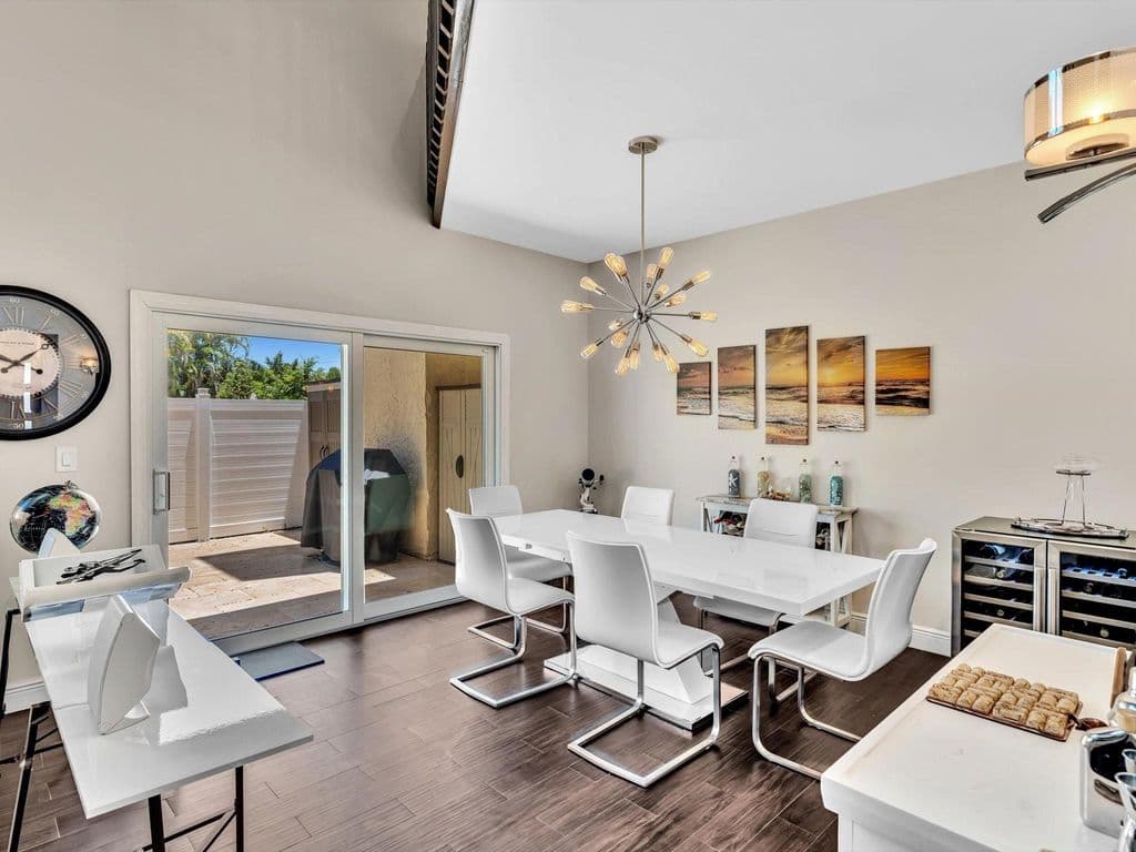 2-bedroom Property — 3432 NE 16th Avenue