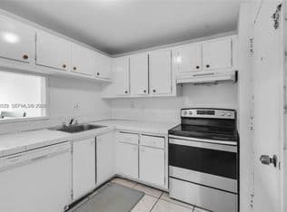 3+1 Condo — 9001 SW 77th Ave APT C402, Miami, 33156
