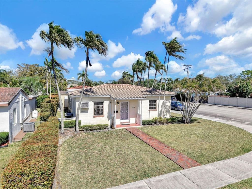 3+1 Müstakil ev — 6303 SW 43rd St