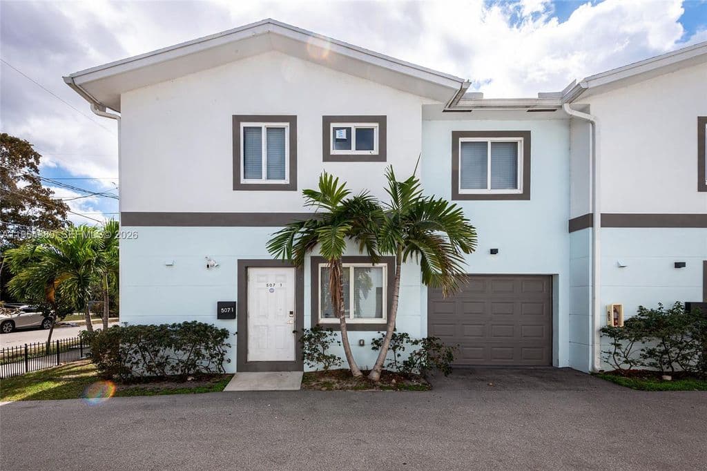 3+1 Müstakil ev — 507 NW 8th Ave #1