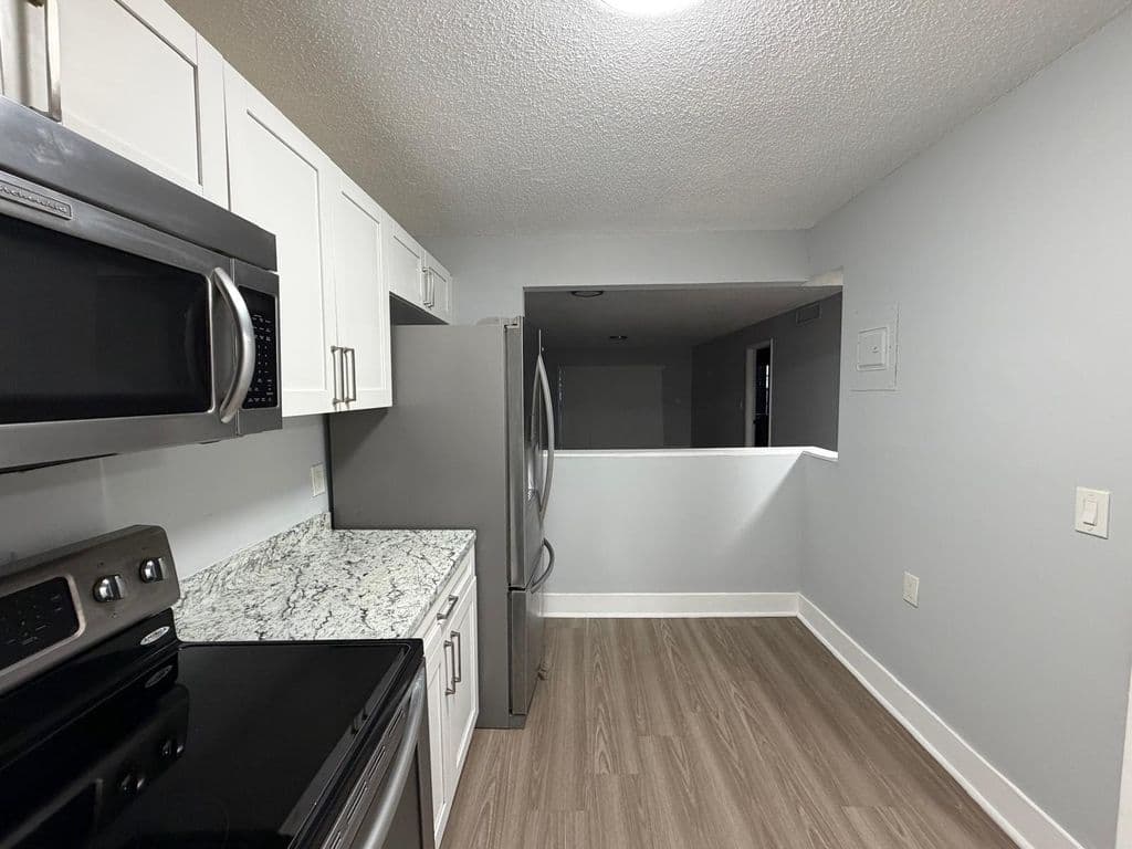 2+1 Condo — 615 S State Road 7 #1d