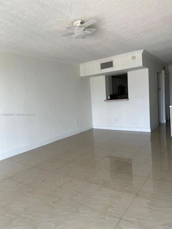 2+1 Condo — 9210 Fontainebleau Blvd APT 506
