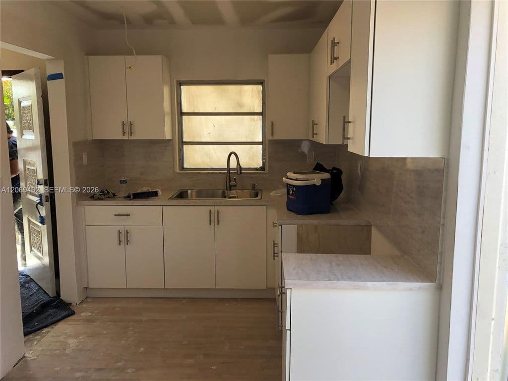 3+1 Mülk — 2053 SW 60th Ave