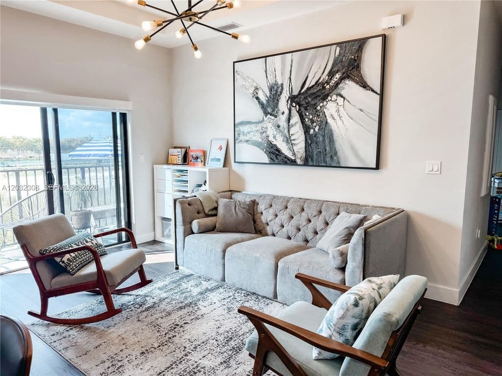 3-bedroom Condo — 10455 NW 82nd St #32