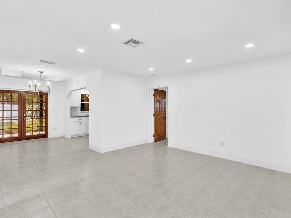 3+1 Müstakil ev — 1700 SW 30th Street