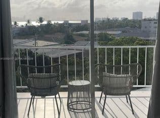1+1 Condo — 6900 Bay Dr APT 5A, Miami Beach, 33141
