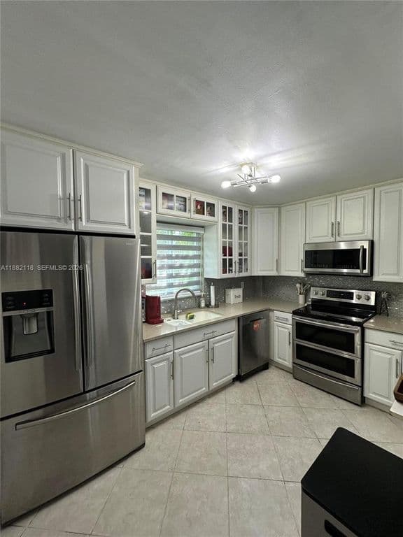 2+1 Condo — 5387 SW 40th Ave APT 103