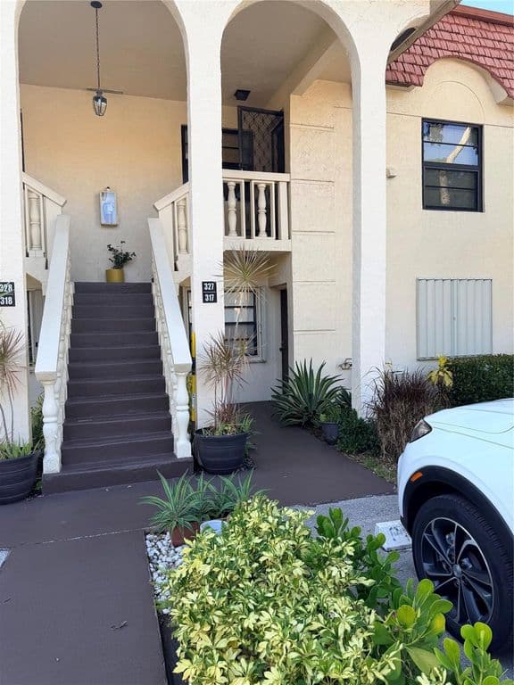 2-bedroom Condo — 136 S Cypress Road #317