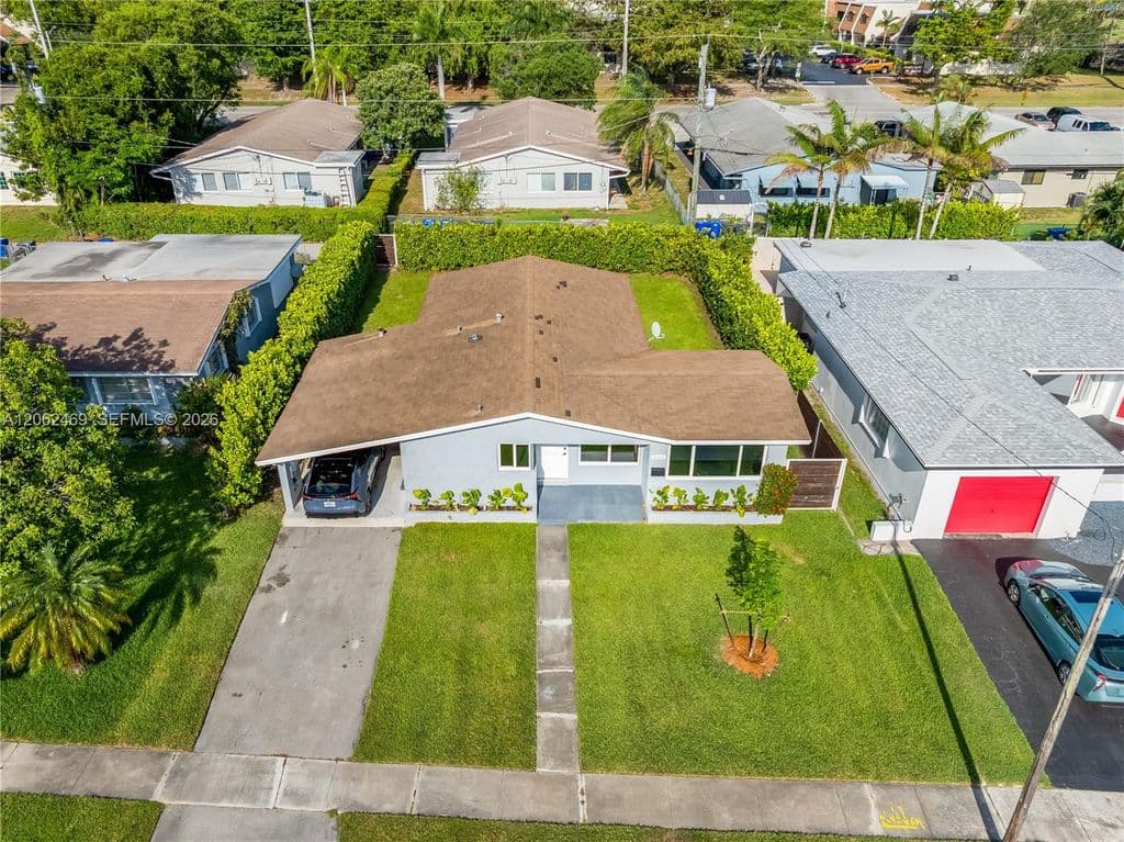 3+1 Müstakil ev — 2111 N 14th Ct