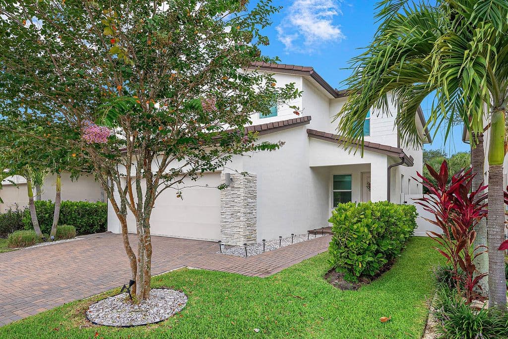 4-bedroom Single-Family Home — 1600 Verawood Lane