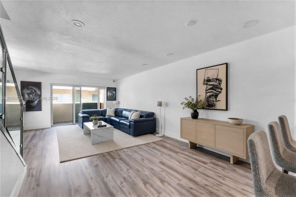 2-bedroom Condo — 9958 SW 88th St #522-5