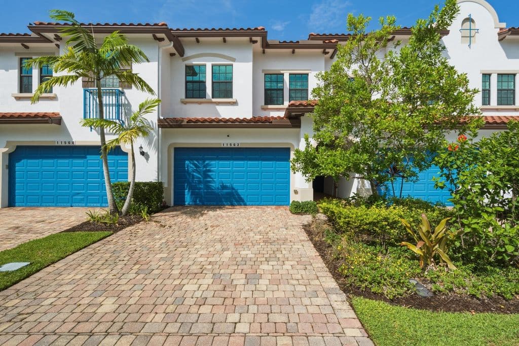 3-bedroom Property — 11562 SW 13th Lane