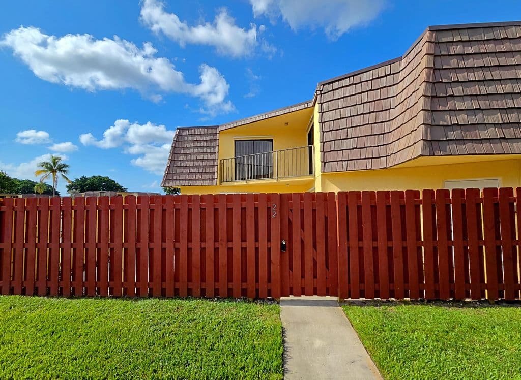 2-bedroom Property — 22 Springdale Circle