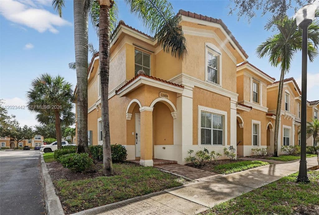 3+1 Mülk — 12989 SW 30th Ct #135
