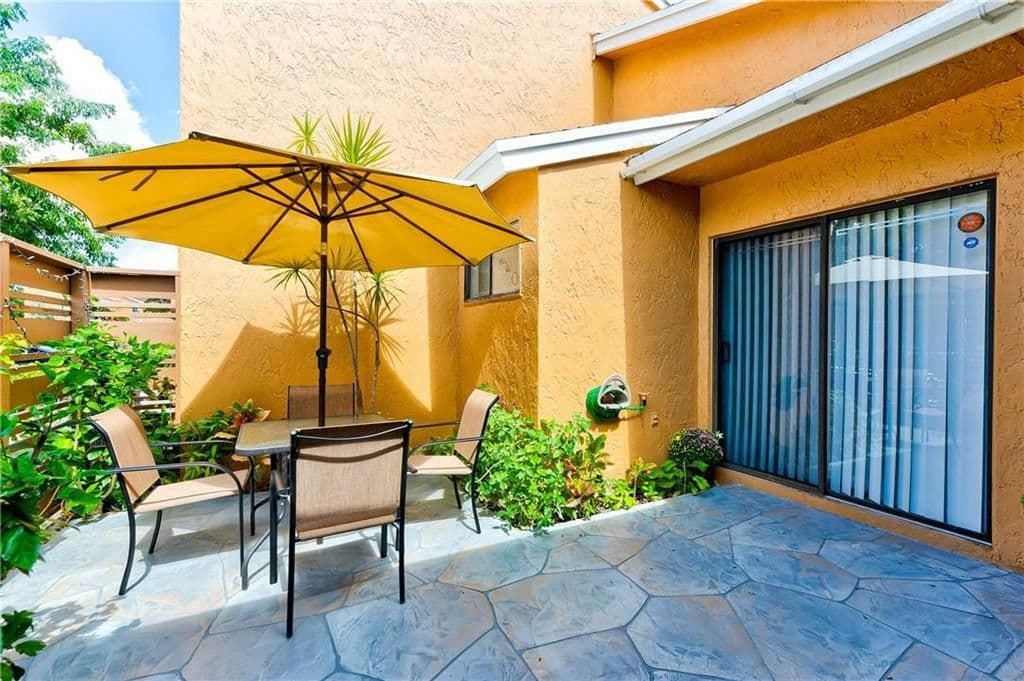 2+1 Müstakil ev — 8007 NW 71st Court