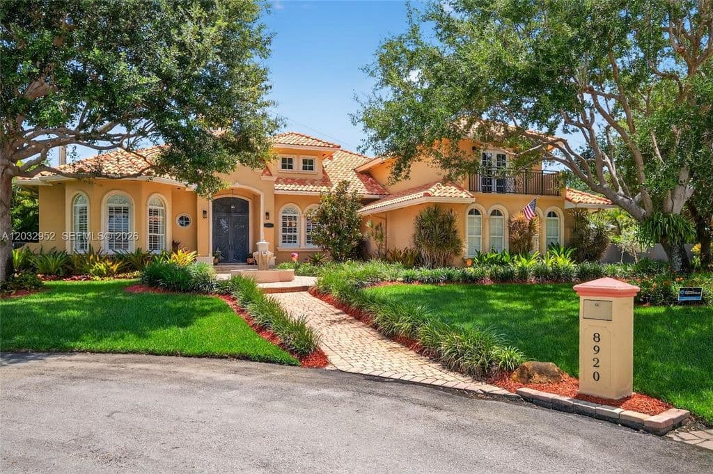 6-bedroom Single-Family Home — 8920 SW 162nd Ter