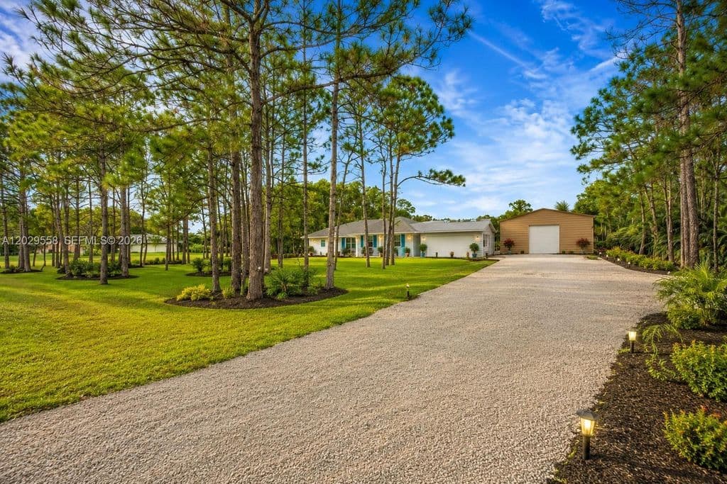 4-bedroom Single-Family Home — 17107 84th Ct N