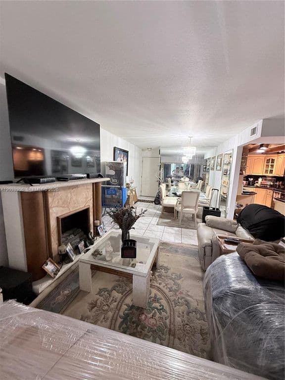 3-bedroom Condo — 1975 W 44th Pl #401