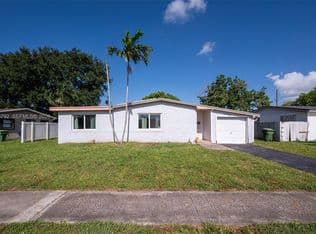 3-bedroom Single-Family Home — 220 SW 65th Ave, Pembroke Pines, 33023
