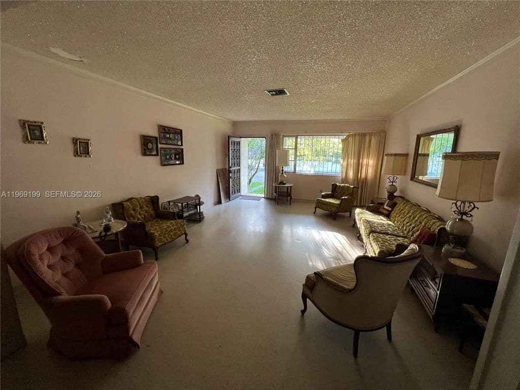 2-bedroom Single-Family Home — 812 Columbus Blvd