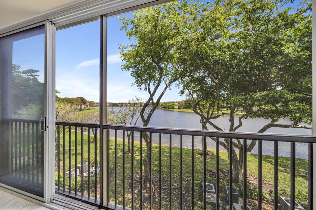 1-bedroom Condo — 801 SW 141st Avenue #306-o