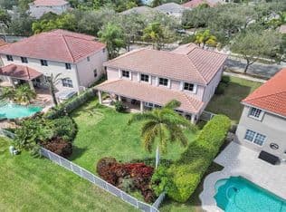 5+1 Müstakil ev — 3892 Falcon Ridge Cir, Weston, 33331