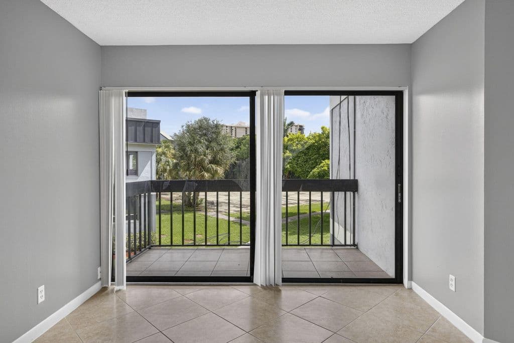 2-bedroom Condo — 1900 N CONGRESS Avenue #201