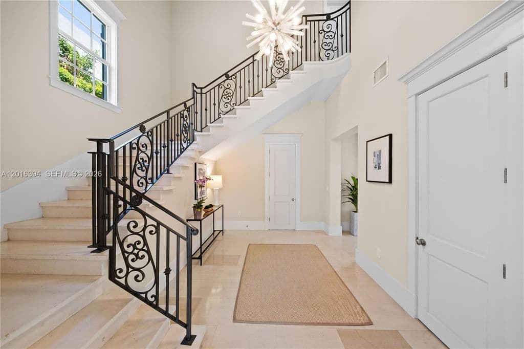 7+1 Müstakil ev — 7745 SW 54th Ave
