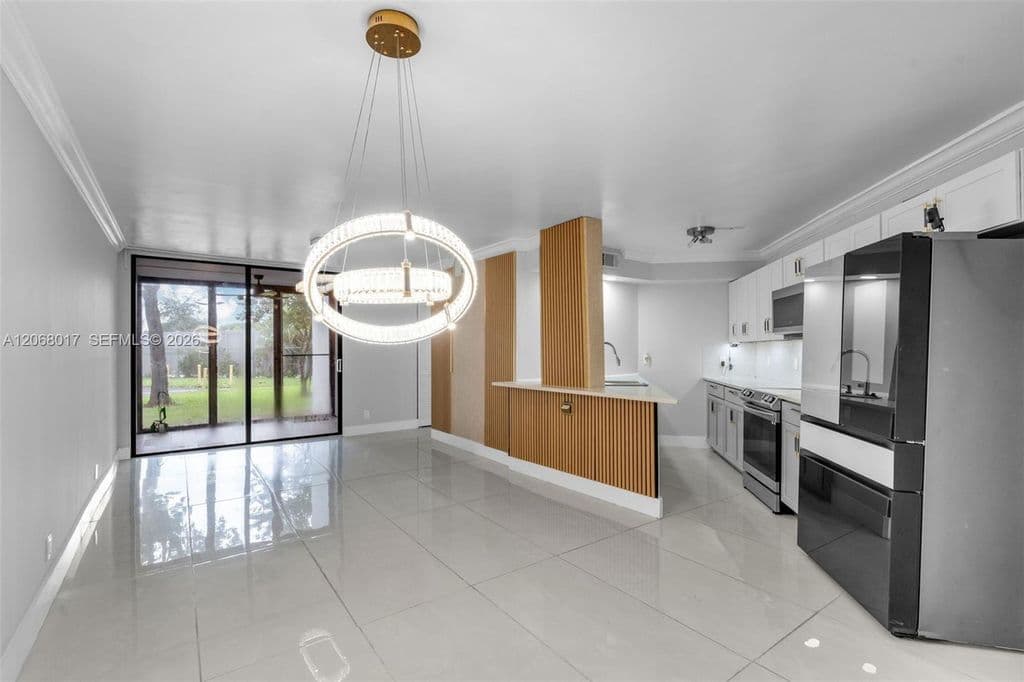 2-bedroom Condo — 213 Lake Pointe Dr APT 106