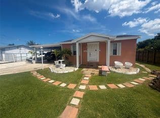 3+1 Müstakil ev — 12150 SW 213th Ter, Miami, 33177