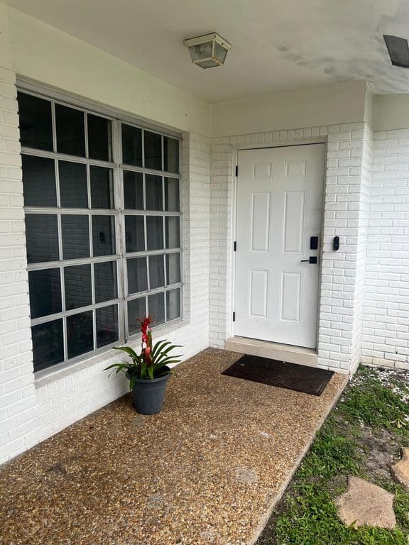 3-bedroom Single-Family Home — 8586 NW 23rd Manor #W
