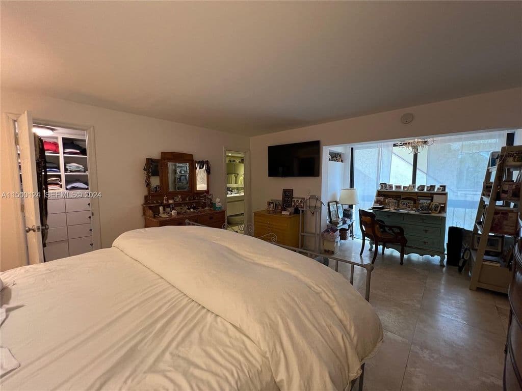 3-bedroom Condo — 2430 Brickell Avenue