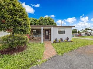 4+1 Müstakil ev — 820 NW 38th Ave, Lauderhill, 33311