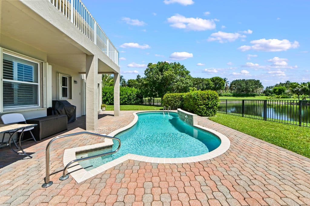 6+1 Müstakil ev — 9133 Delemar Court