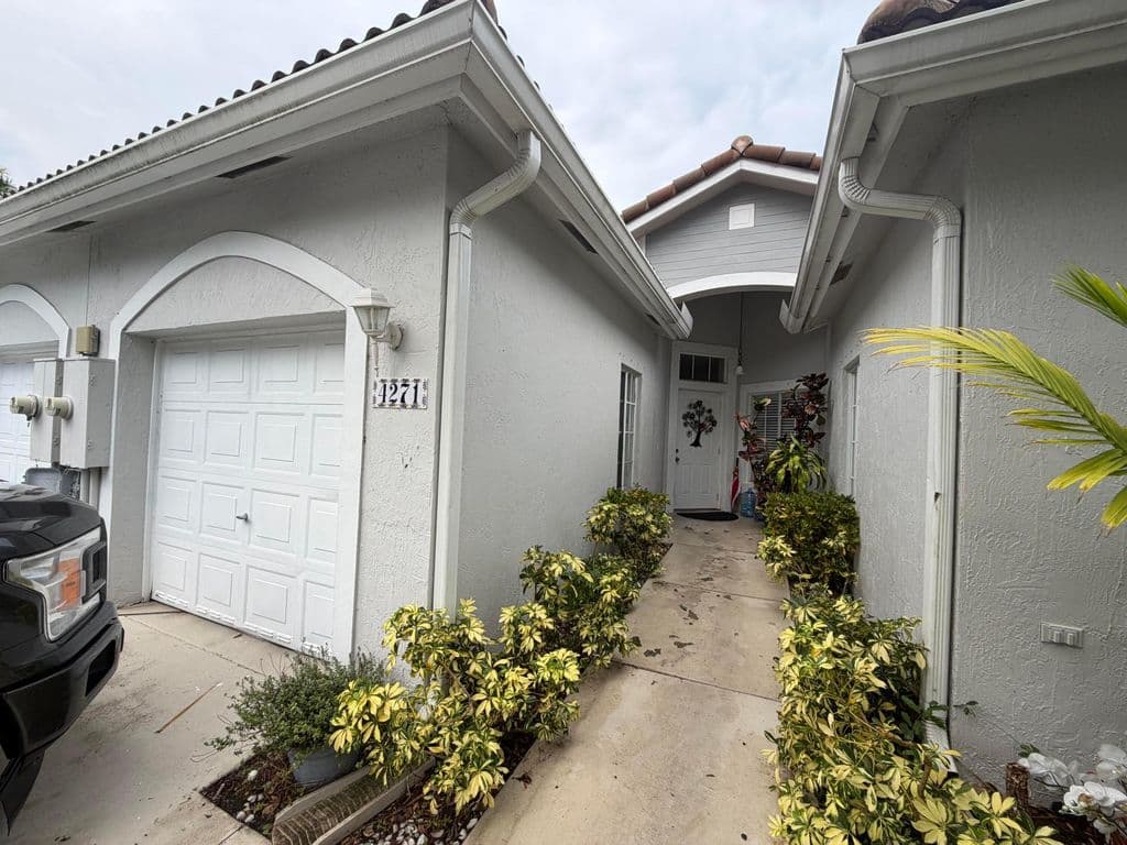 3-bedroom Single-Family Home — 4271 SW 10th Court