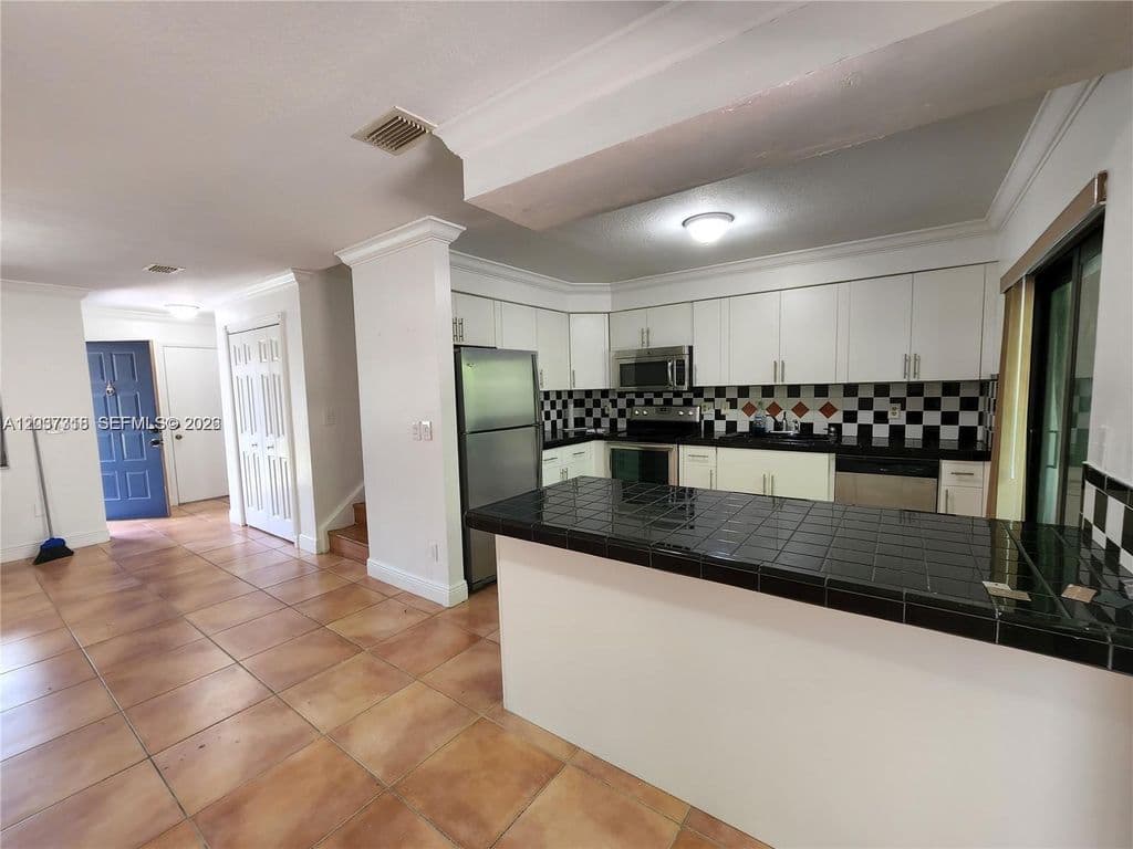 3-bedroom Property — 15561 SW 110th Ter