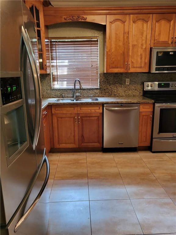 2-bedroom Condo — 780 NE 199TH Street #101E