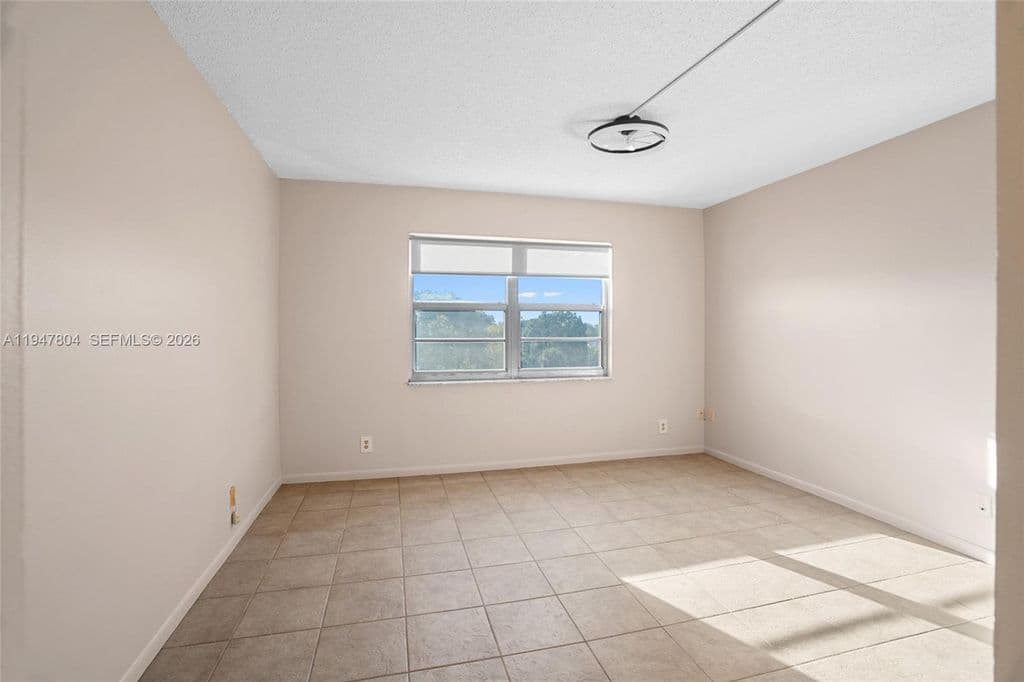 2+1 Condo — 1100 NW 87th Ave APT 506