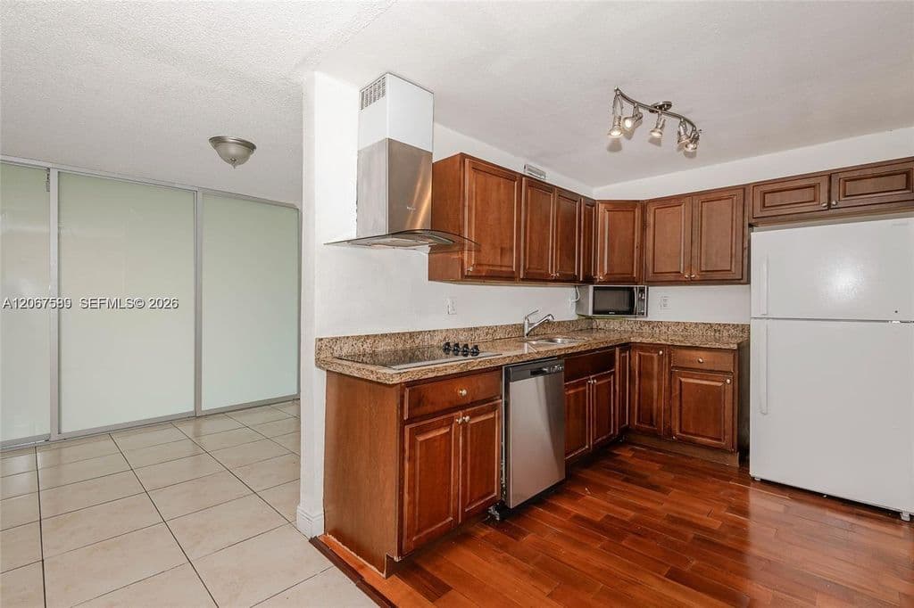 1+1 Condo — 1805 Sans Souci Blvd APT 532