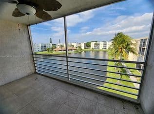 2-bedroom Condo — 425 SE 11th Ter APT 403, Dania Beach, 33004